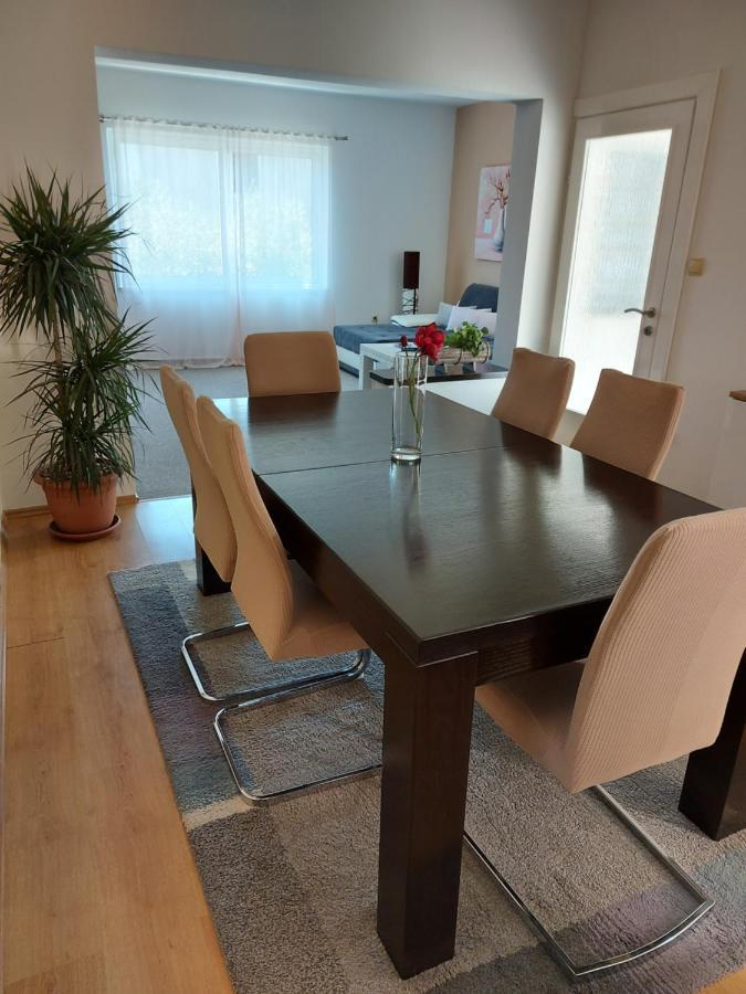 Apartman Larisa Appartement Kampor Buitenkant foto