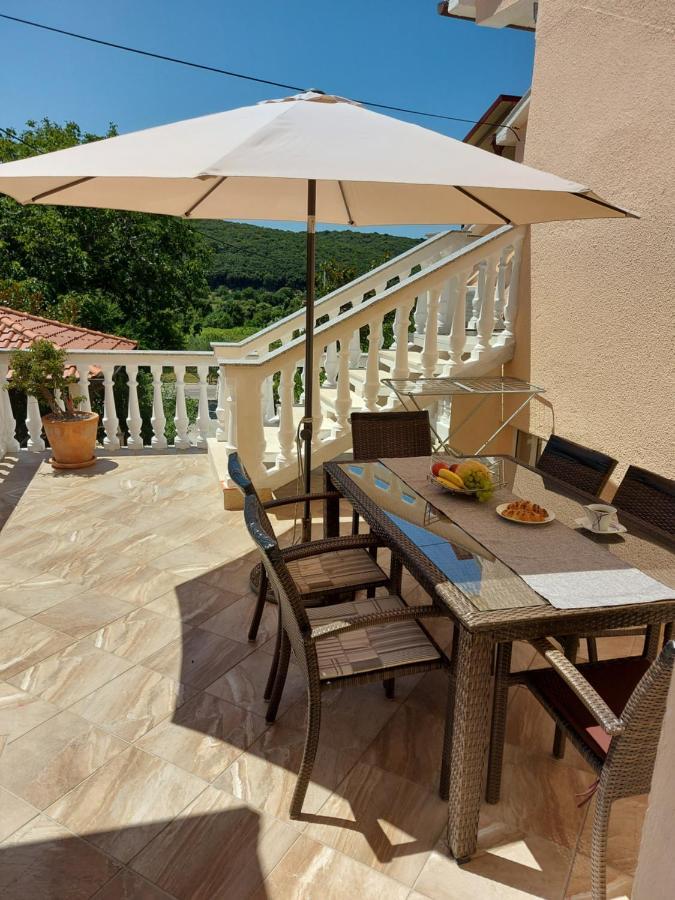 Apartman Larisa Appartement Kampor Buitenkant foto