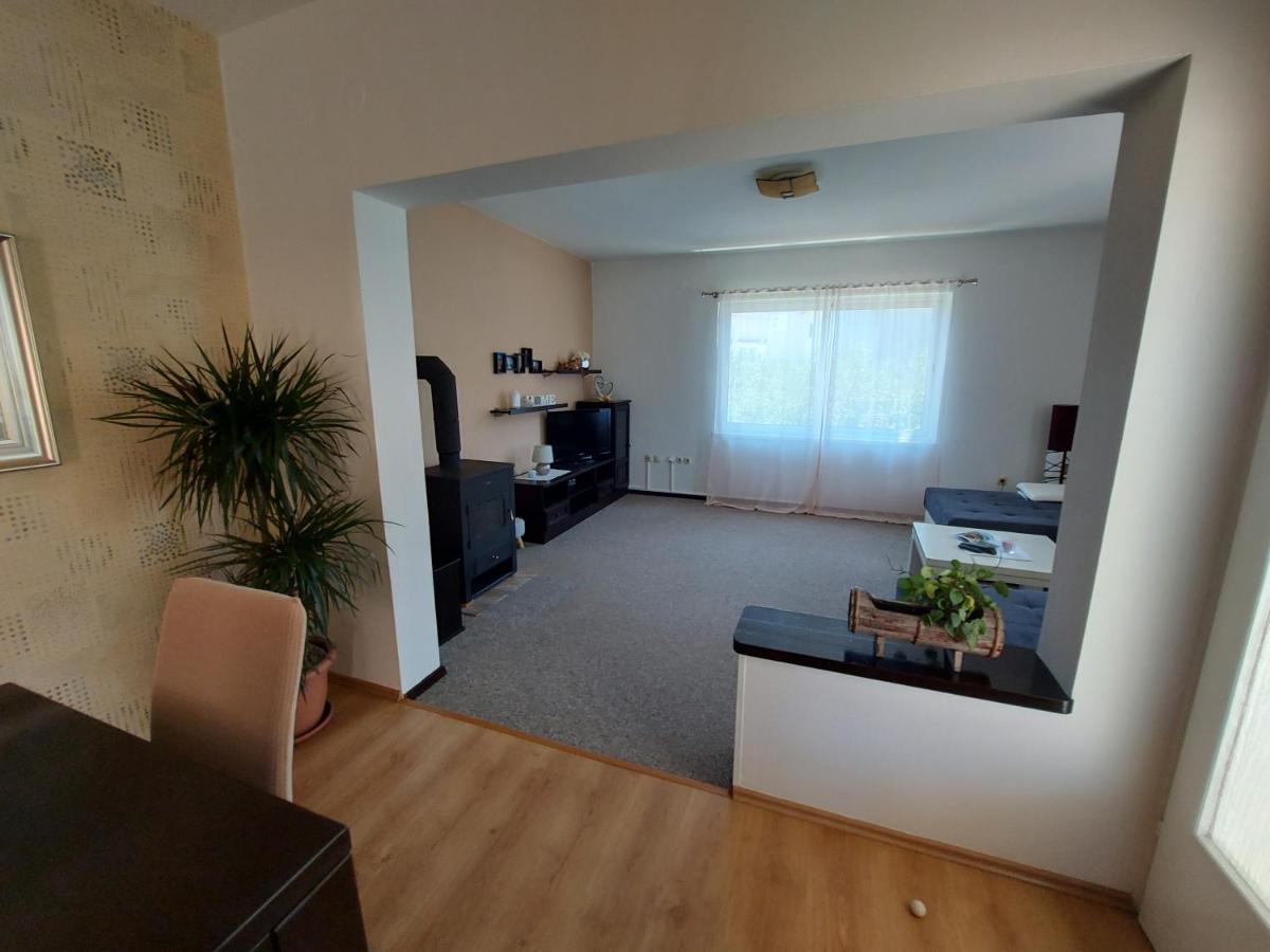 Apartman Larisa Appartement Kampor Buitenkant foto
