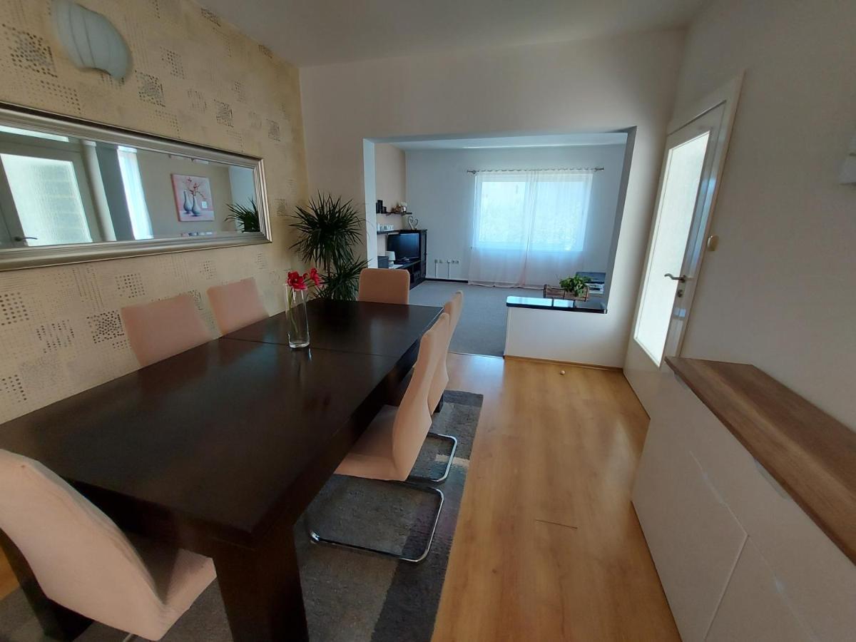 Apartman Larisa Appartement Kampor Buitenkant foto