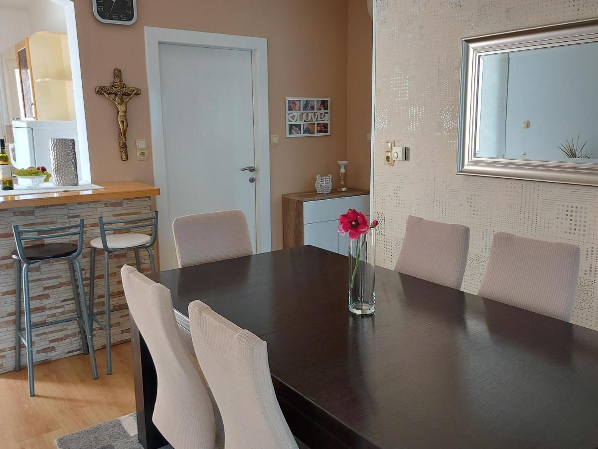 Apartman Larisa Appartement Kampor Buitenkant foto