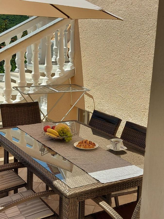 Apartman Larisa Appartement Kampor Buitenkant foto