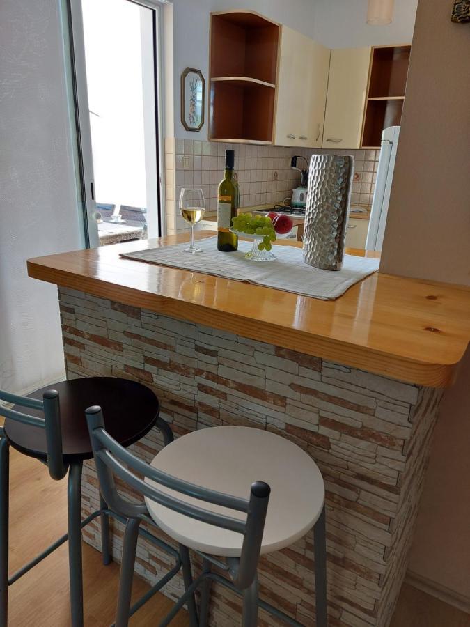 Apartman Larisa Appartement Kampor Buitenkant foto