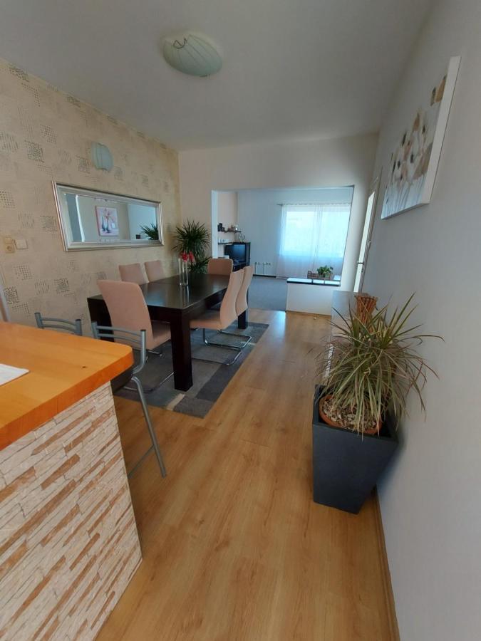 Apartman Larisa Appartement Kampor Buitenkant foto