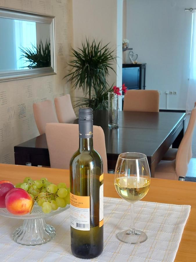Apartman Larisa Appartement Kampor Buitenkant foto