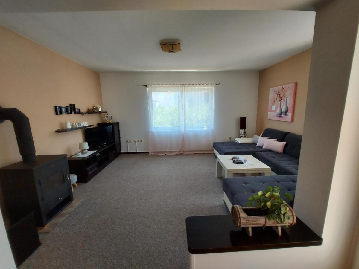 Apartman Larisa Appartement Kampor Buitenkant foto