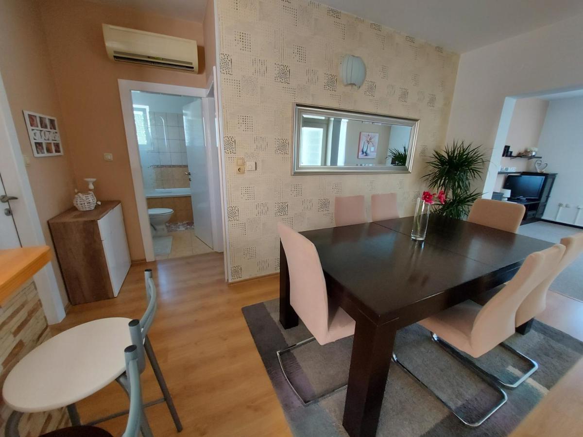 Apartman Larisa Appartement Kampor Buitenkant foto
