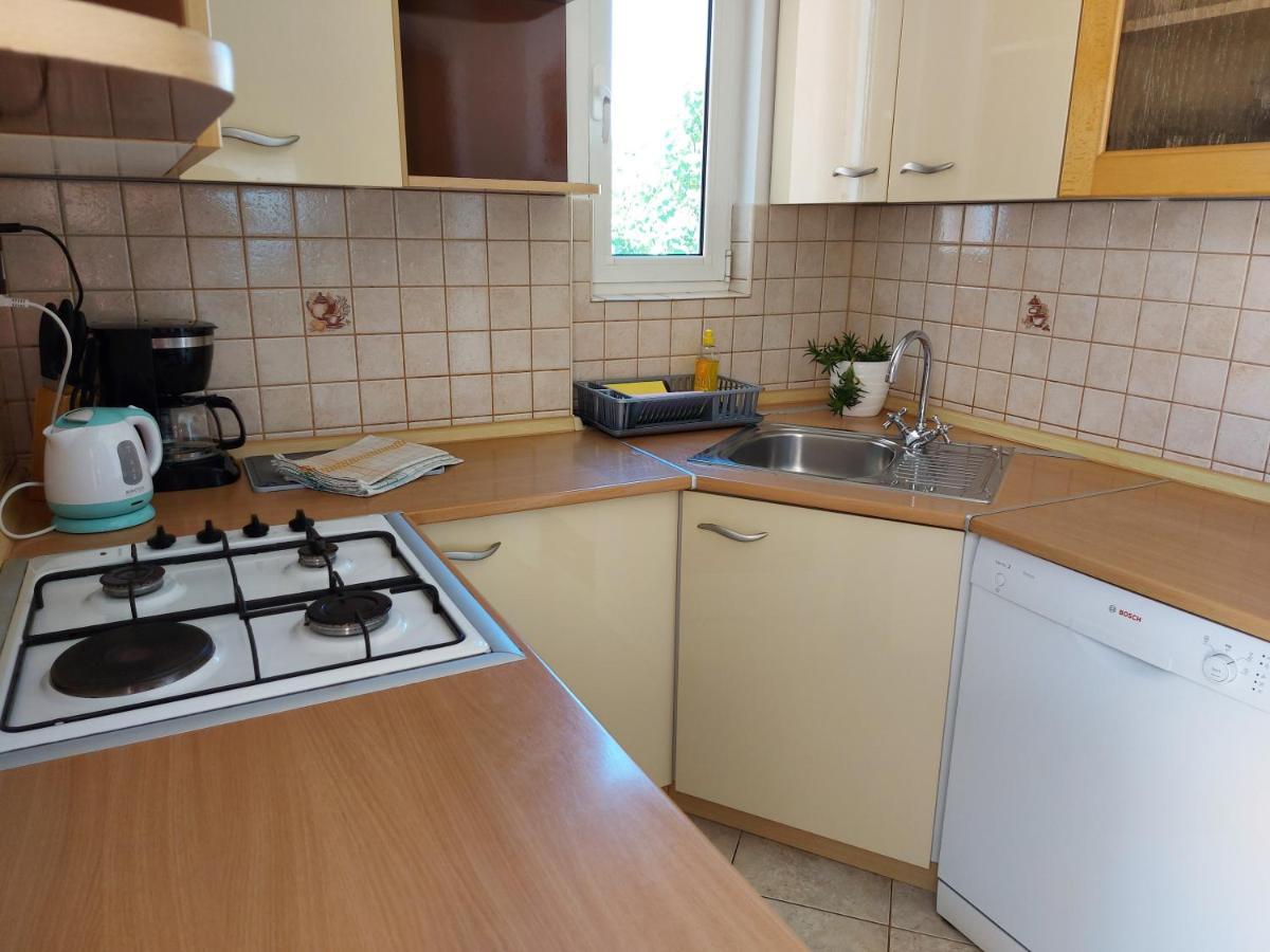 Apartman Larisa Appartement Kampor Buitenkant foto