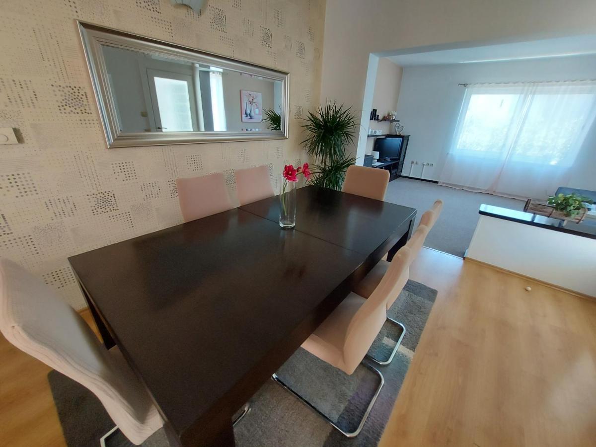 Apartman Larisa Appartement Kampor Buitenkant foto
