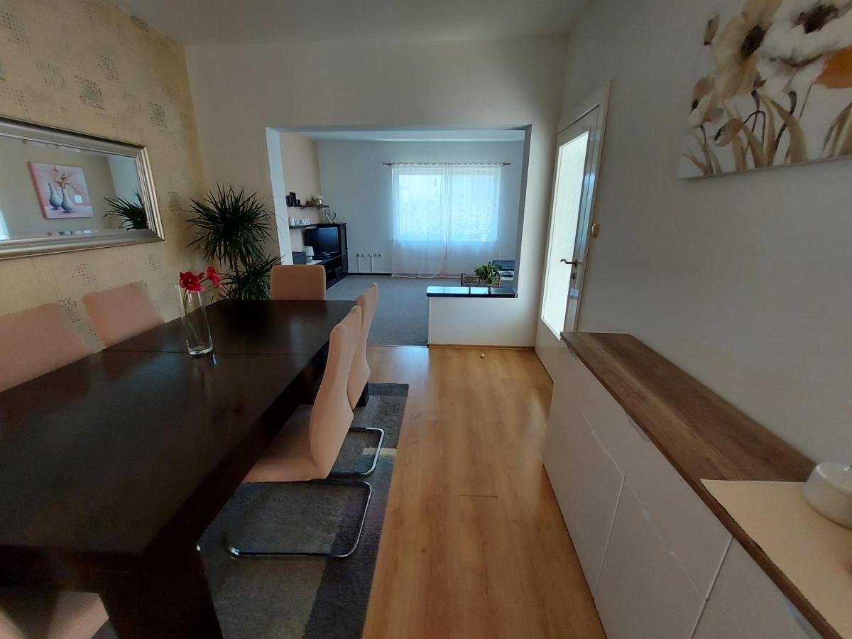 Apartman Larisa Appartement Kampor Buitenkant foto