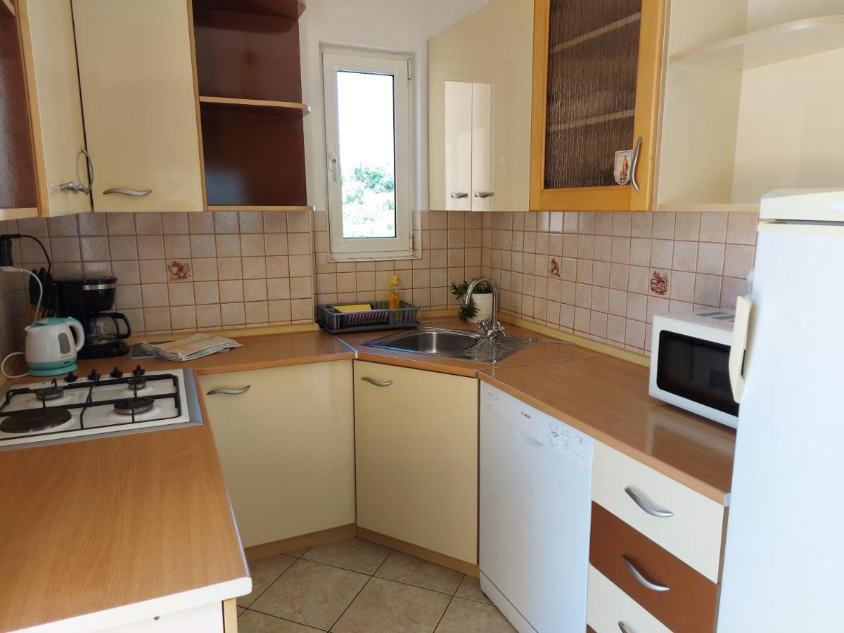 Apartman Larisa Appartement Kampor Buitenkant foto