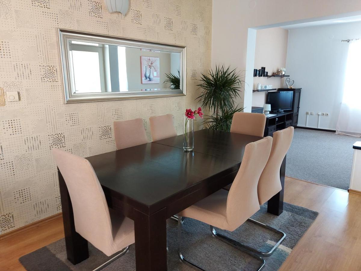 Apartman Larisa Appartement Kampor Buitenkant foto