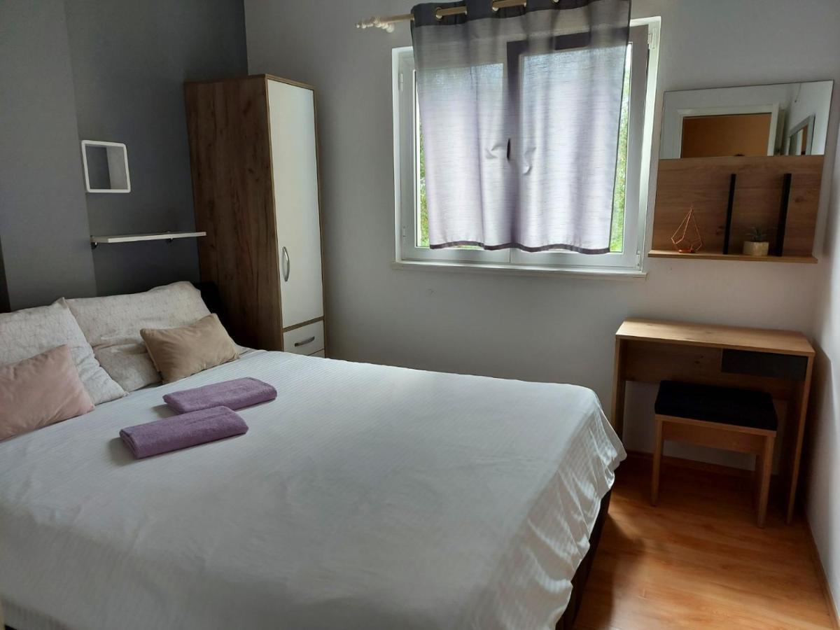 Apartman Larisa Appartement Kampor Buitenkant foto