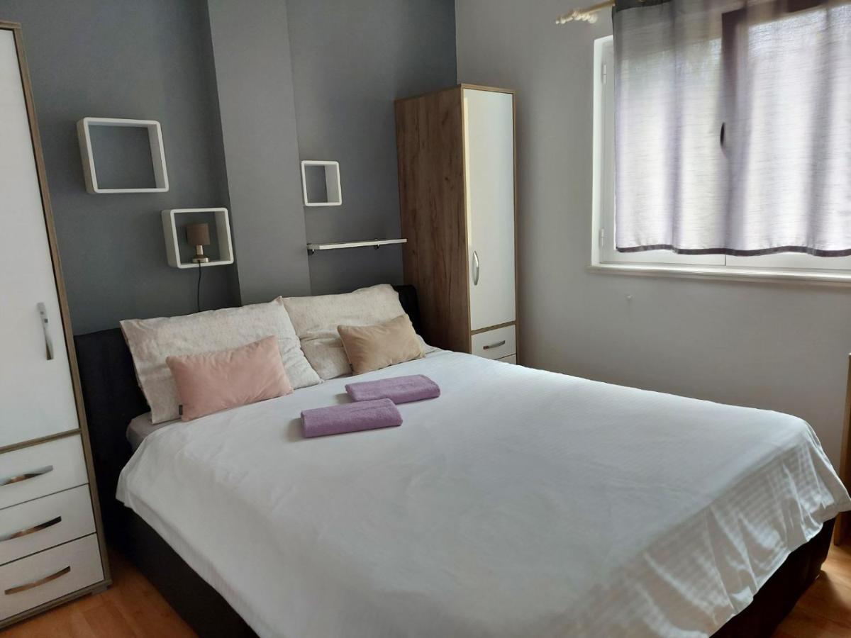 Apartman Larisa Appartement Kampor Buitenkant foto