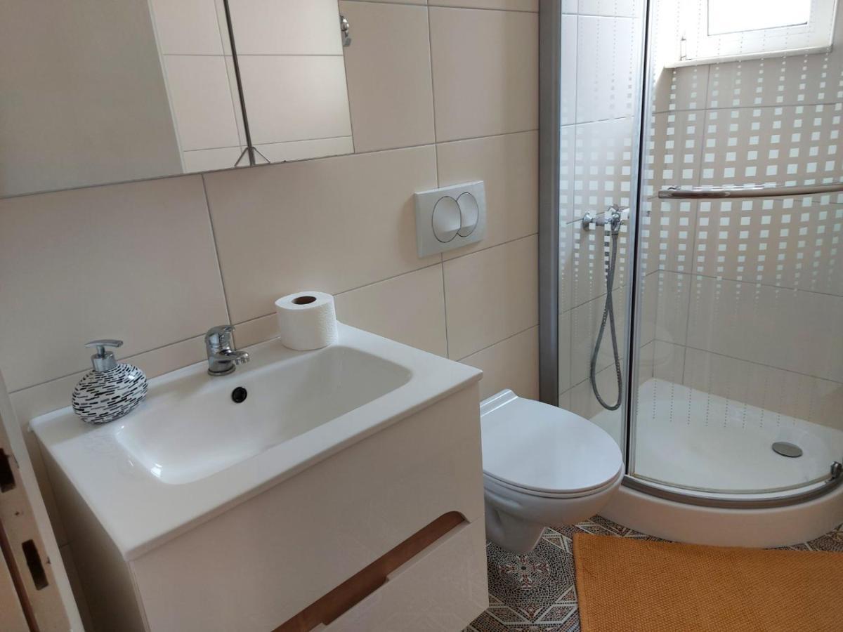 Apartman Larisa Appartement Kampor Buitenkant foto