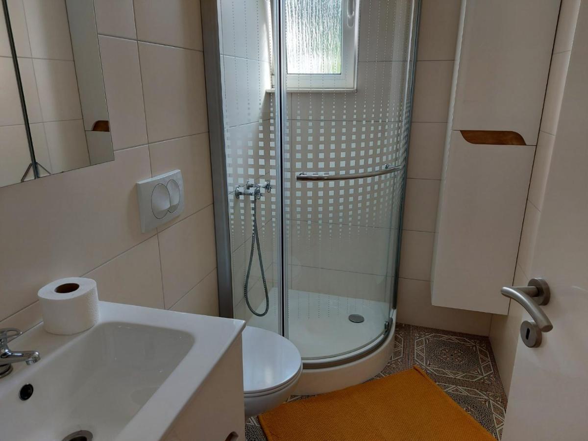 Apartman Larisa Appartement Kampor Buitenkant foto