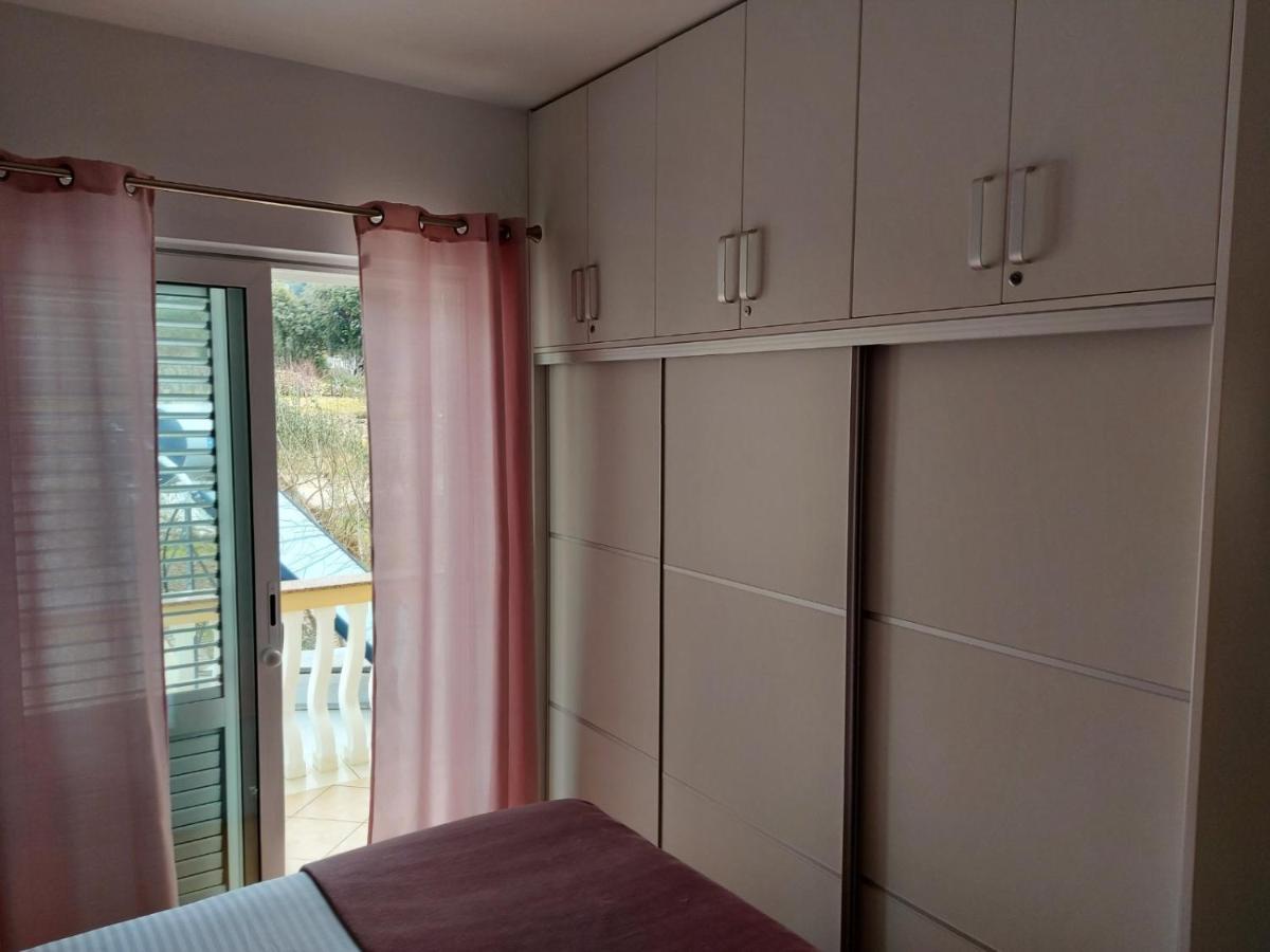 Apartman Larisa Appartement Kampor Buitenkant foto